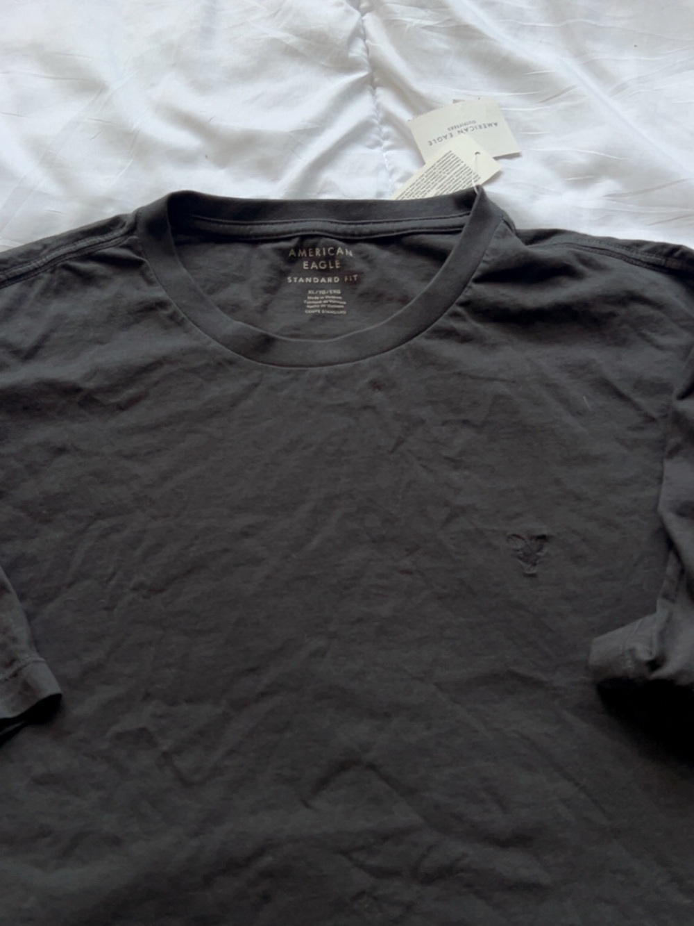 NWT‼️ American Eagle Outfitters Men’s Black Crewneck T‑Shirt